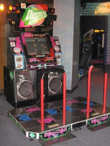 dance_dance_revolution_north_american_arcade_machine_3